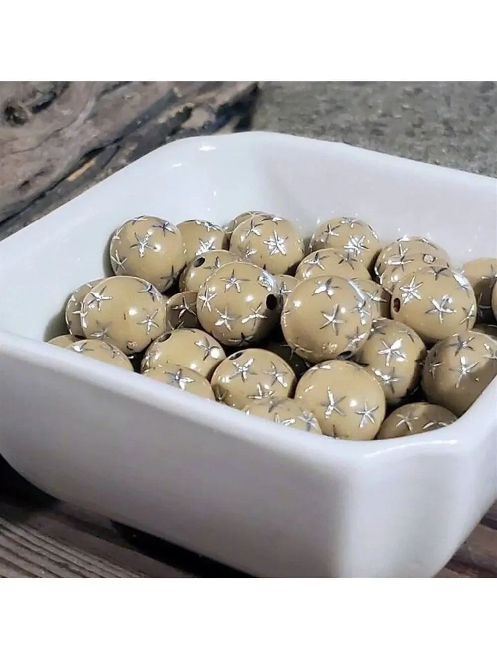 10 Vintage Retro Beige Tan Silver Stars 12mm Round Acrylic Shabby Chic Beads